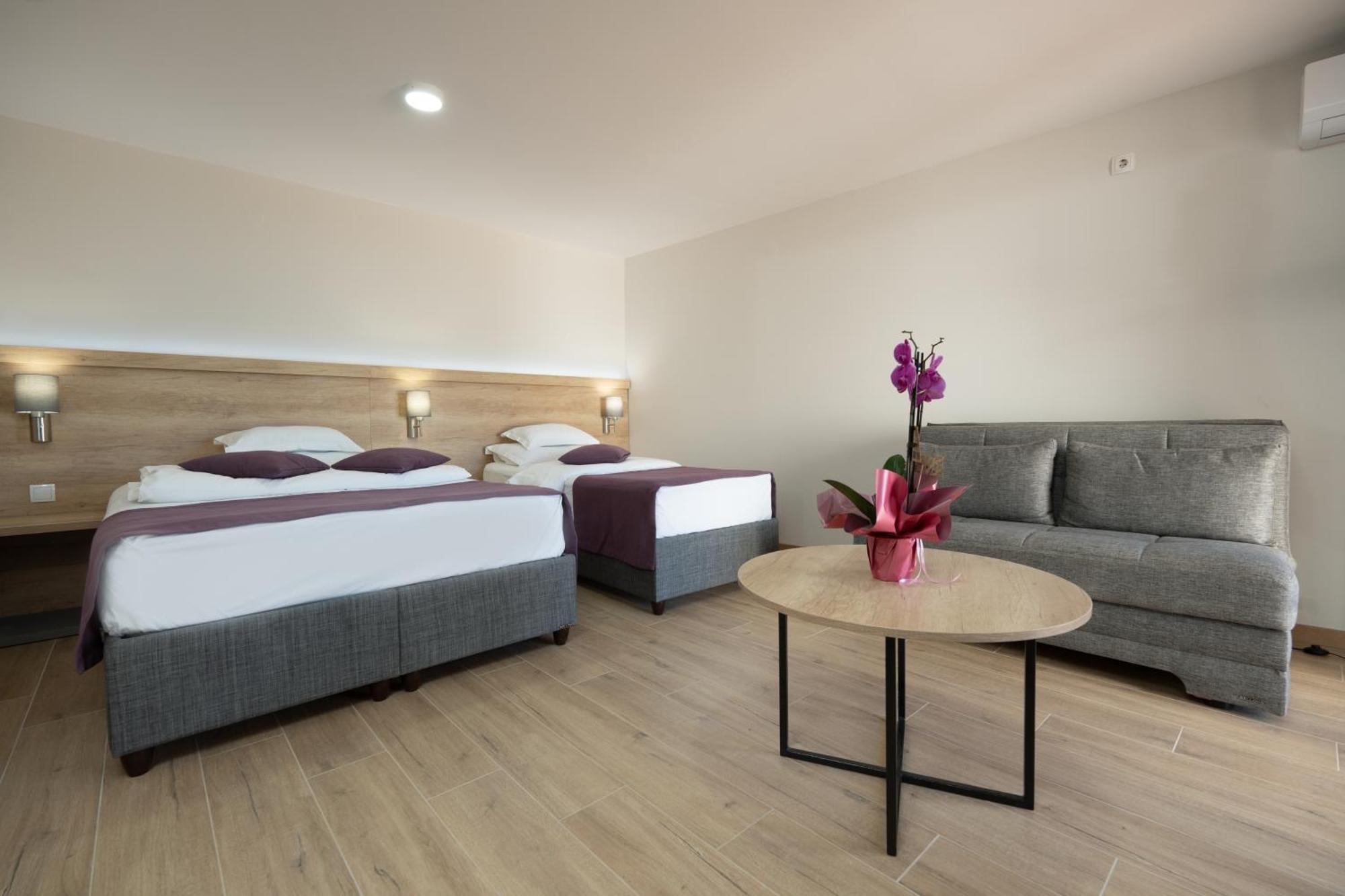 Hotel Porat เนอุม ภายนอก รูปภาพ