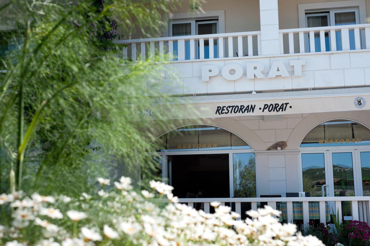 Hotel Porat เนอุม ภายนอก รูปภาพ